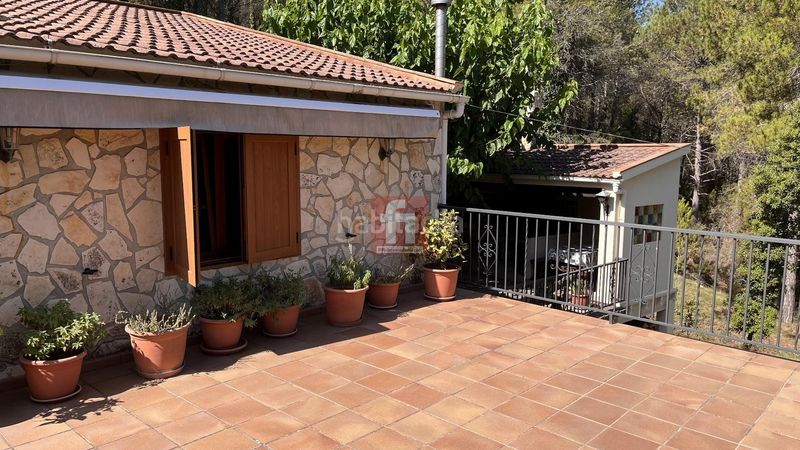 Foto cb19c787-e0d3-47dc-9cf6-d100cd91f7a4. Chalet avec chauffage parking piscine dans Querol
