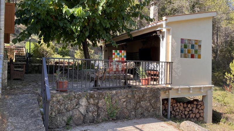 Foto e15f4b09-c138-47d9-9506-2503994e7435. Chalet avec chauffage parking piscine dans Querol