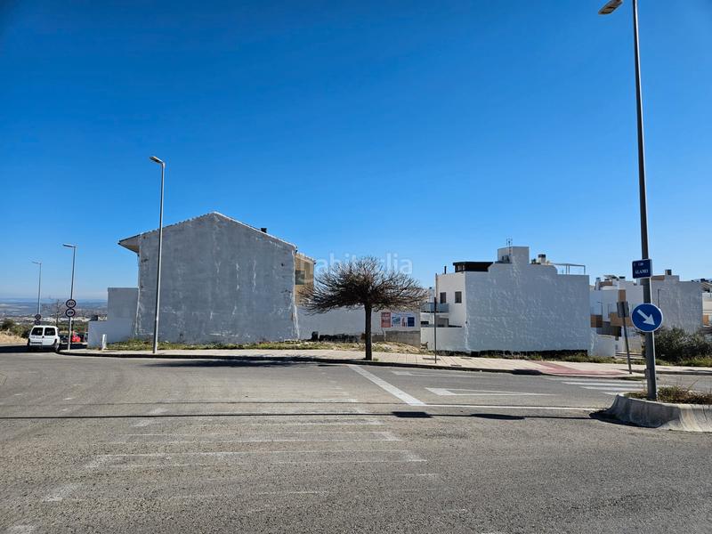 Foto 4b04ec0c-c45c-4bcc-9766-a58491fc2c08. Terreny residencial a avenida de los aparejadores 97 a Jaén