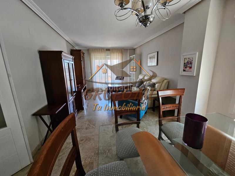 Foto 704103db-6d6e-44da-a3ef-9151b684def5. Appartamento con riscaldamento parcheggio piscina in Jaén