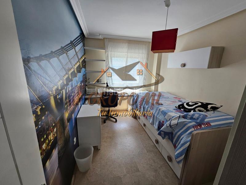 Foto 8b0b5bb4-c521-43dd-8b1a-09fa8a317610. Appartement avec chauffage parking piscine dans Renfe - Bulevar 1ª y 2ª Fase Jaén
