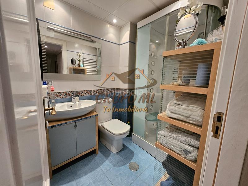 Foto cfaed86c-81d5-43c5-b55e-06bed2f785bd. A tre livelli con riscaldamento parcheggio piscina in Jaén