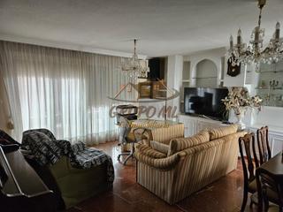 Dreistöckige Wohnung in Avda de Madrid - Pº de la Estación