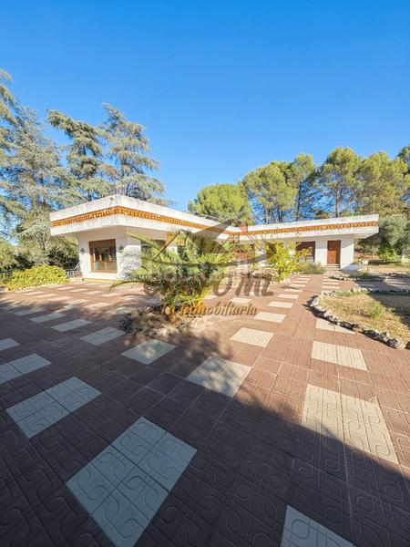 Foto 6781b996-f1b6-4fca-8bdf-56b1f9508f10. Chalet en Baeza