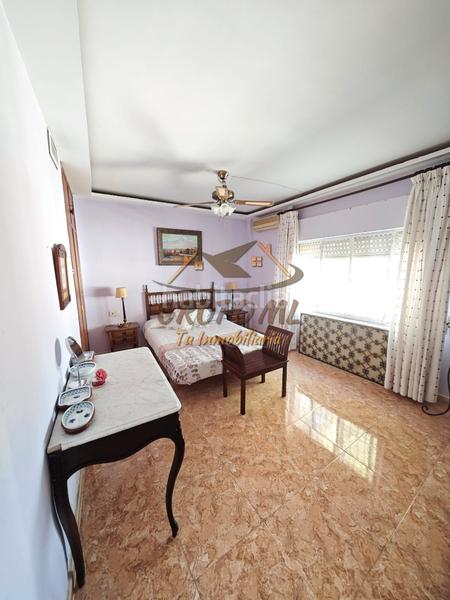 Foto bd717d88-fb35-4a2d-9ebb-ac1b19cdf1d3. Chalet en Baeza