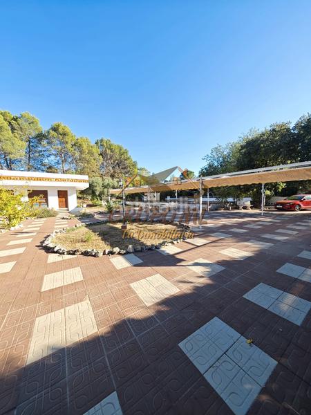 Foto e7b5cd02-679d-43ad-87ed-3e6febc15435. Chalet en Baeza