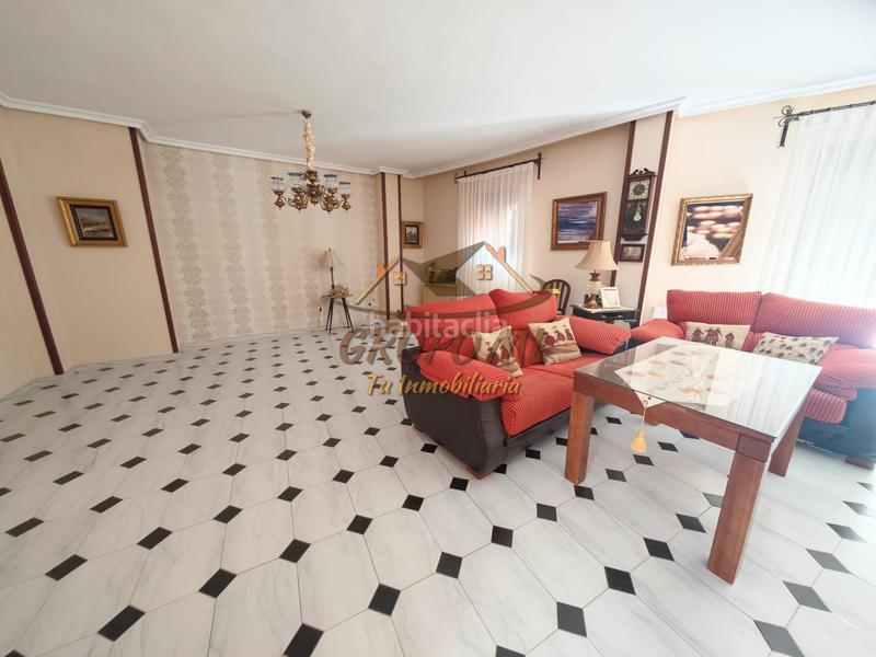 Foto 8715a773-69ca-4821-9af7-ec2d020cca3a. Piso en Úbeda