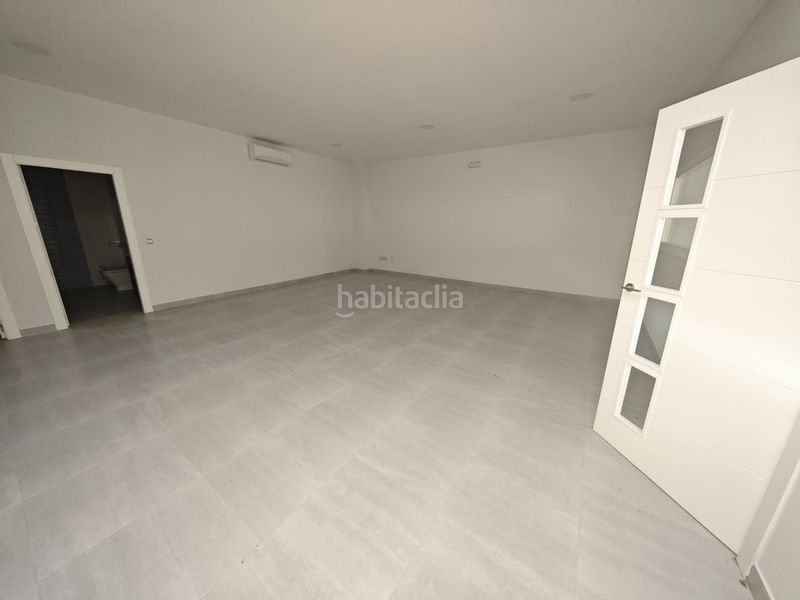 Foto f9337821-530b-4b73-ae1b-c318d60d8bd1. Local comercial a Úbeda