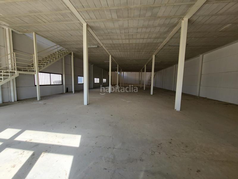 Foto ee7a511a-2926-4495-9ad2-8a821b408c1f. Bâtiment à usage industriel dans Renfe - Bulevar 1ª y 2ª Fase Jaén