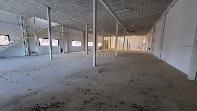 Foto 33a13882-3595-45db-b7ad-48f1a13721b6. Bâtiment à usage industriel dans Renfe - Bulevar 1ª y 2ª Fase Jaén