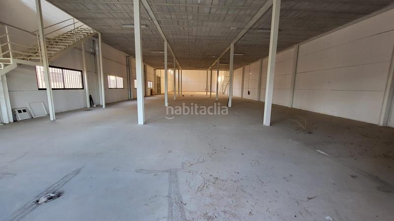 Foto 2da65463-ef8e-41b0-a0a5-104abe43dd65. Capannone industriale in Renfe - Bulevar 1ª y 2ª Fase Jaén