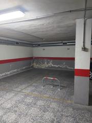 Car parking in Calle Martínez Molina