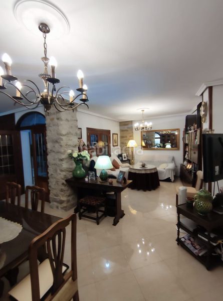 Foto ad0cc2f0-f2b9-43bd-bac0-4643517f2d13. Maison dans Úbeda