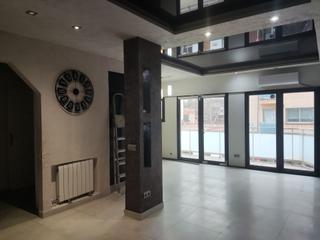 Pis a Centre. Piso muy grande con terraza grande.