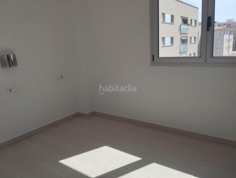Foto 883ff43f-7a41-4380-9ec6-8658d3429ec1. Piso seminuevo en 1 línea de mar! vistas todo mar en Calafell