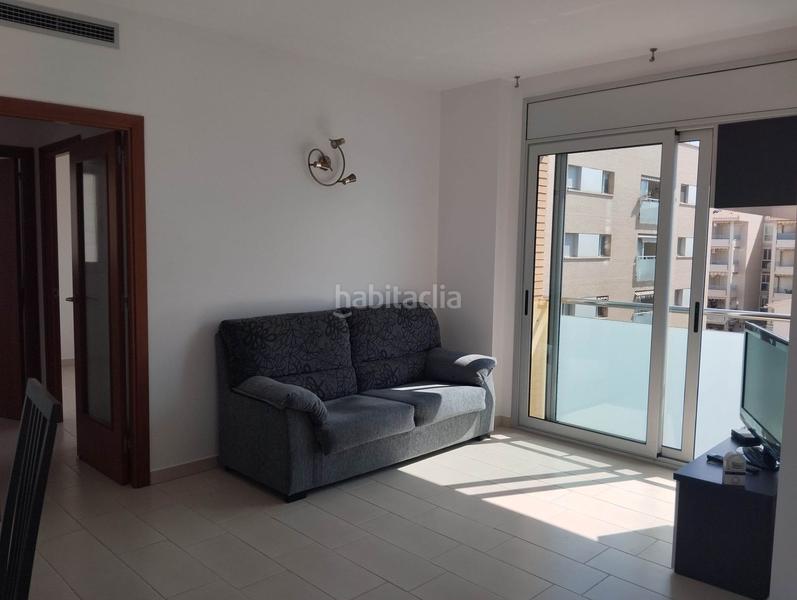 Foto 8f171b16-47eb-427d-87e7-a34d837b6e3d. Piso seminuevo en 1 línea de mar! vistas todo mar en Calafell