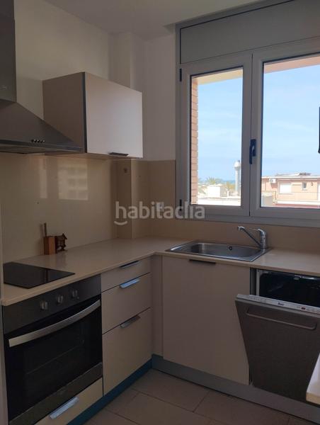 Foto a87445f0-8b2c-486e-9e1f-8fba6627bc3b. Piso seminuevo en 1 línea de mar! vistas todo mar en Calafell