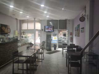 Miete Geschäftsraum in Castell-Poble Vell. Local con salida de humos