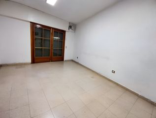 Lloguer Local Comercial a Centre. La mejor zona comercial