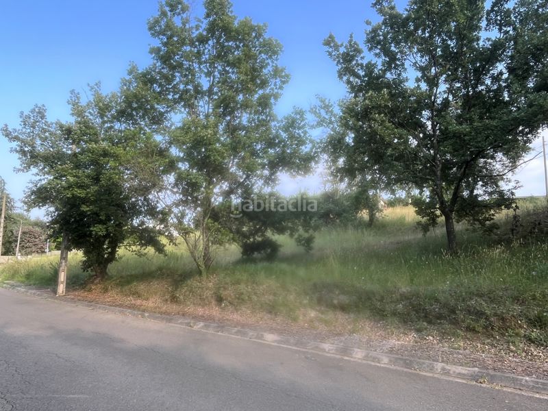 Foto d89bbafb-549c-4e73-9e67-bf289cf2bdf8. Terreny residencial a carrer del baix penedès 221 a Bescanó