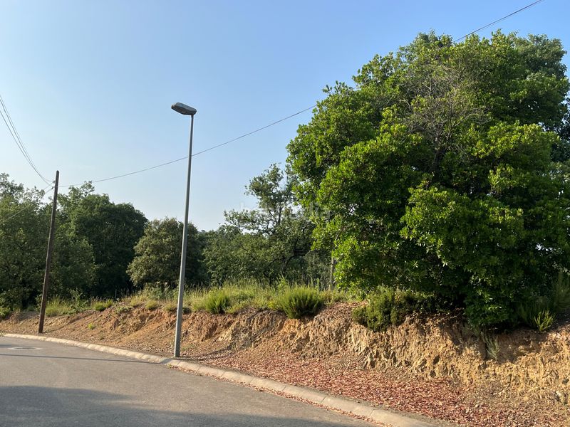 Foto ee52164a-5d11-472f-a6c5-666b9538ec22. Terreny residencial a carrer del baix penedès 221 a Bescanó