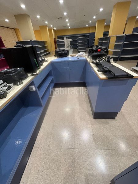 Foto 0e105725-3d80-475f-9456-6716d402bcde. Local comercial a calle ferran soldevila 4 a Eixample Nord Girona