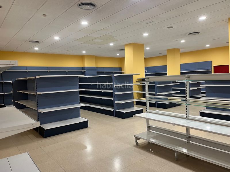 Foto ce604c80-1f7a-4674-8393-5d8c9200e99a. Local comercial a calle ferran soldevila 4 a Eixample Nord Girona