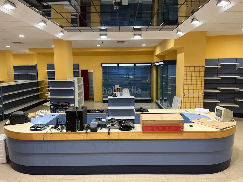 Foto cf562d3a-7f3a-4617-8064-06f845aa9628. Local comercial a calle ferran soldevila 4 a Eixample Nord Girona