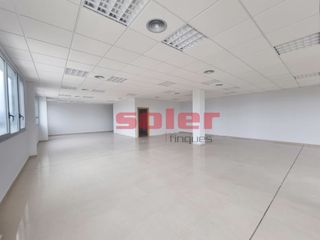 Affitto Ufficio  Avinguda electricitat. Fantástica oficina esquinera de 172m2 con vistas panorámicas!!