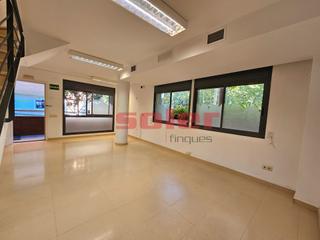 Local Comercial a Parc Central. Local oficina de 74m2 en 2 plantas, en primera lnea del parc ce