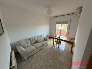 Pis  Mina. Piso alto y esquinero en el centro de sant cugat