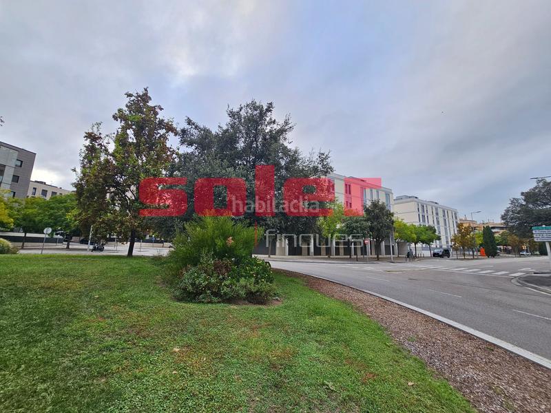 Foto ad76513d-13de-41c3-bf81-f21a7e5f63f6. Location local commercial dans Volpelleres Sant Cugat del Vallès