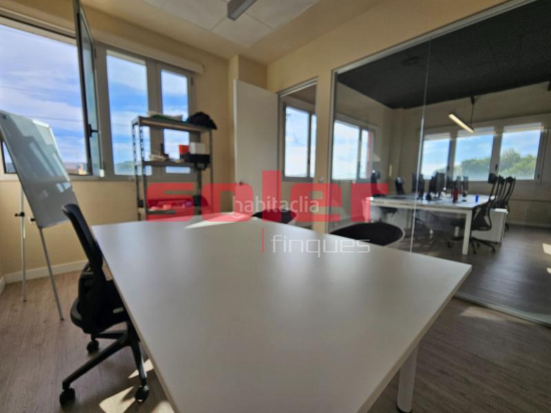 Foto 1b464057-2cc4-42fa-83bf-ebf72cd855a1. Alquiler oficina  esquinera en alquiler cerca de sant cugat en Rubí