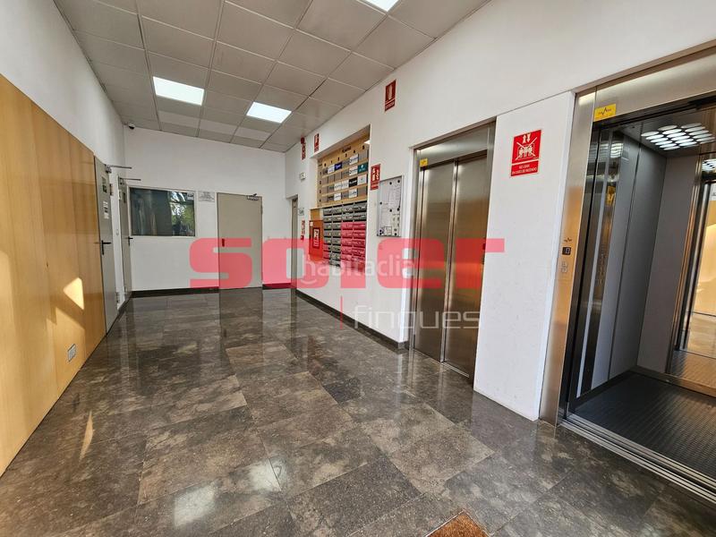 Foto 735d3ff5-aeb8-4f02-b0ad-63321000bd36. Location bureau dans Can Vallhonrat Rubí