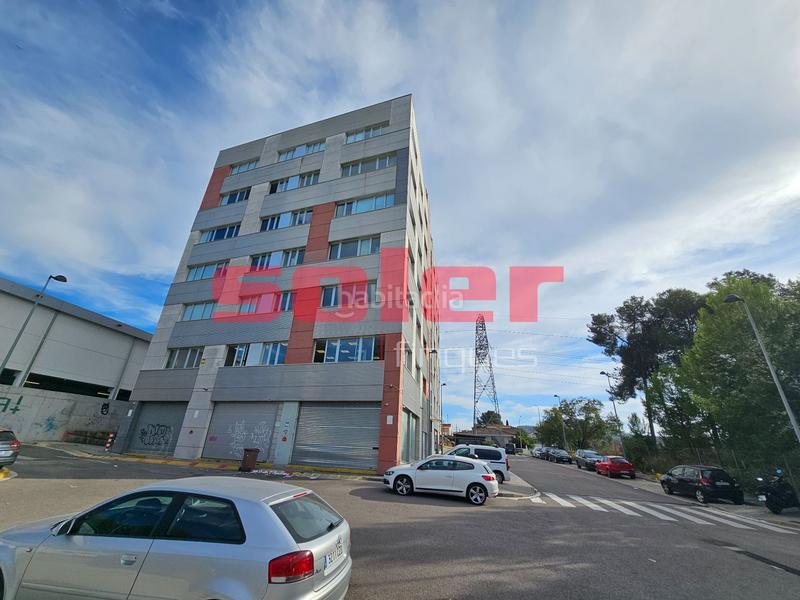 Foto ff71f8fd-1ef8-4f71-a1c8-07d2e669aad2. Location bureau dans Can Vallhonrat Rubí