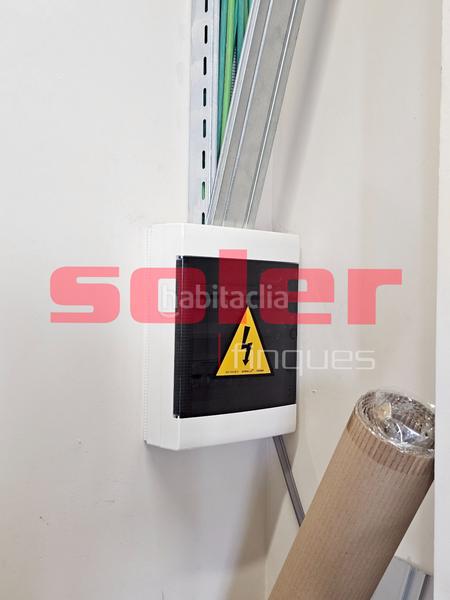 Foto 4c66a555-0181-4624-8d37-1251b87946fb. Miete büro in Can Vallhonrat Rubí