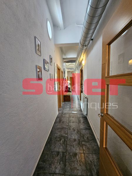 Foto 08b09eb7-d99a-45f9-9241-96640eb3c612. Local comercial local singular con encanto rústico-industrial y jardín — valldoreix, en Sant Cugat del Vallès
