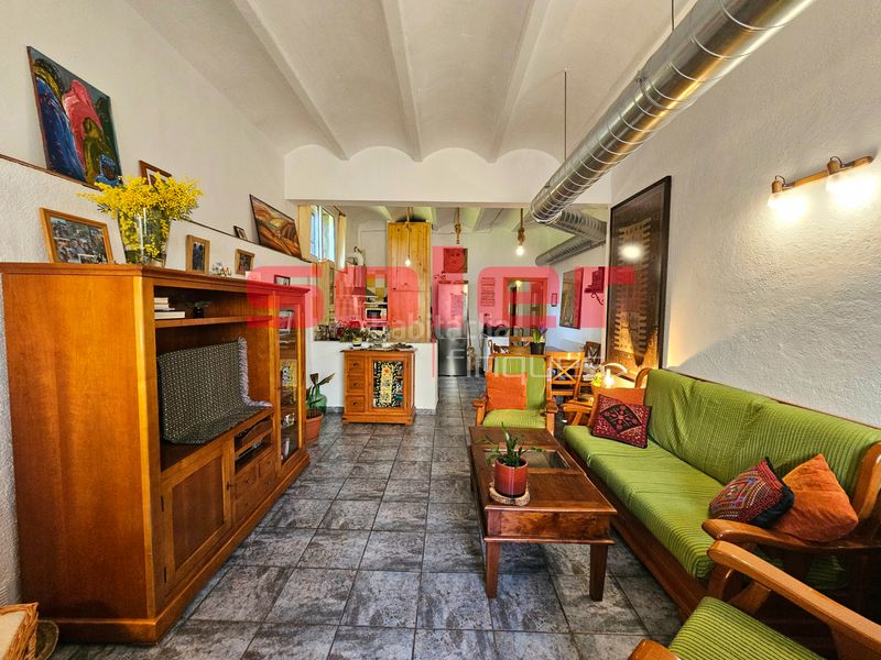 Foto 738b8919-b79d-42ff-a6ed-6f8ec56db593. Local comercial local singular con encanto rústico-industrial y jardín — valldoreix, en Sant Cugat del Vallès
