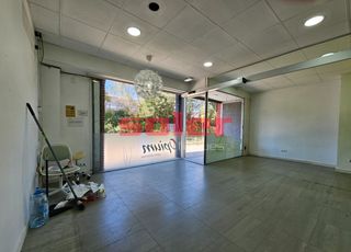 Local Comercial a Avinguda Lluís Companys i Jover 6