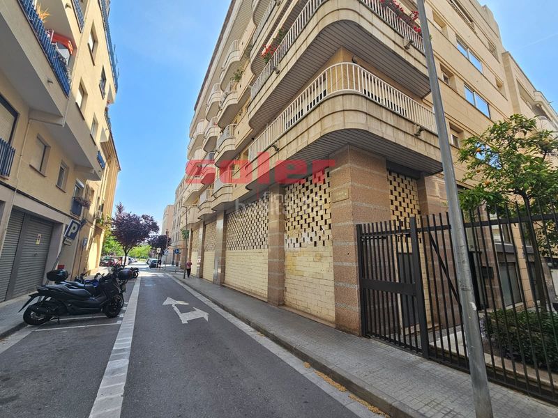 Foto af51da1a-b9dc-45e2-a03e-83851fcc6063. Local comercial oportunidad comercial en ubicación estratégica en Sant Cugat del Vallès