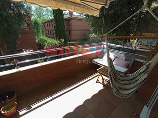 Piso en Parc Central. Elegante piso con piscina comunitaria en parc central � sant cug