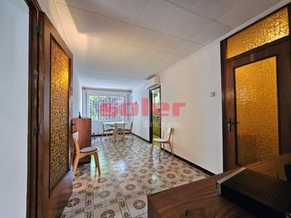 Etagenwohnung  Carrer de cant�bria. Encantador piso exterior frente al metro sant mart�, con parking