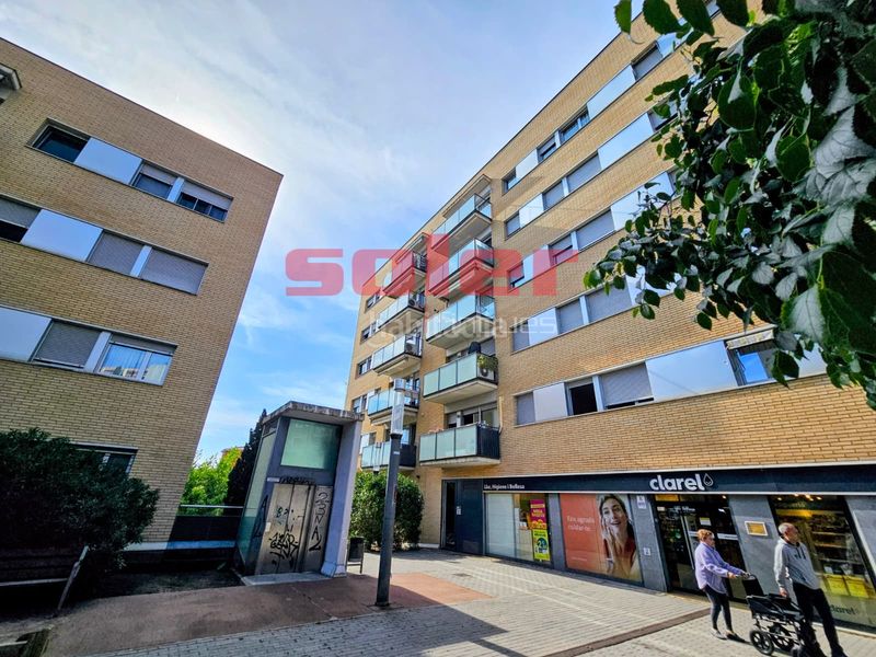Foto 41c8e8af-3cc5-425e-8e9e-7c055f90e843. Pis amb calefacció aparcament a Centre Rubí