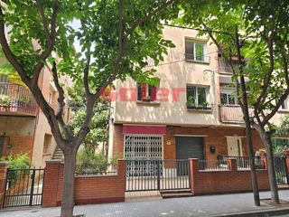 Business premise  Camí de la creu. Local esquinero de 110 m² en el centro de sant cugat del vallès