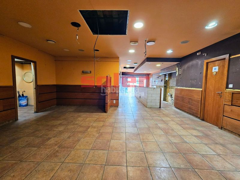 Foto 85d8d5e3-9755-4975-b9d1-112cc37108f2. Alquiler local comercial  de 90 m² en alquiler en pleno centro (no actividad restauración) en Sant Cugat del Vallès