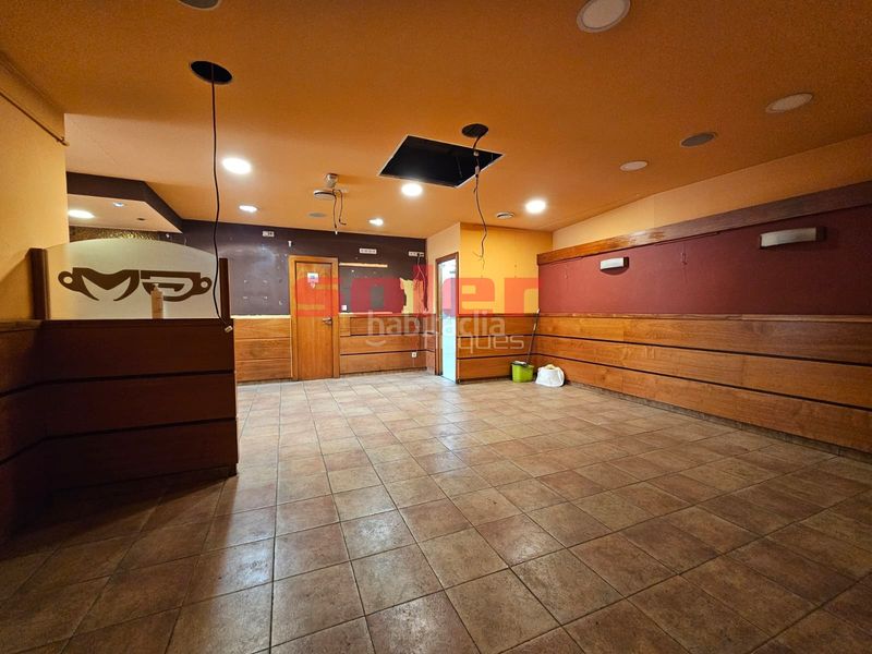 Foto f0ca291d-9af8-47b6-9c29-9f32cab95be2. Alquiler local comercial  de 90 m² en alquiler en pleno centro (no actividad restauración) en Sant Cugat del Vallès