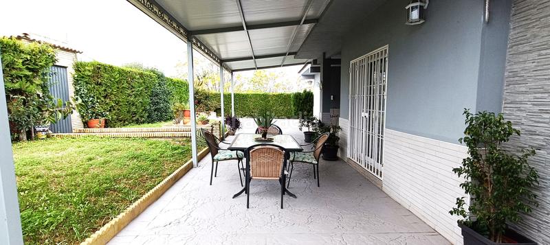 Foto 00091115-cfb0-4783-9adb-3807d2365b9c. Chalet avec parking piscine dans Espartinas pueblo Espartinas