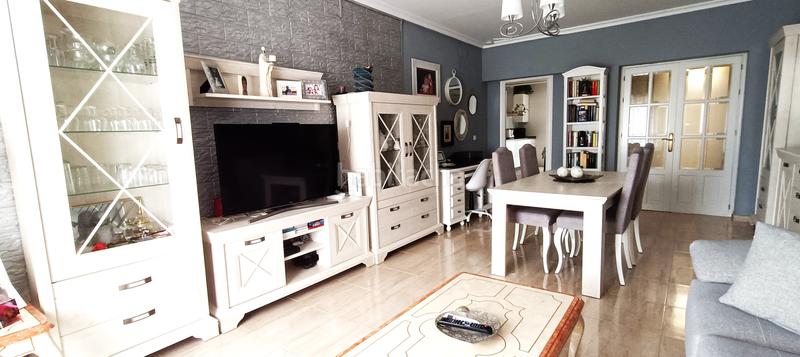 Foto 08d62053-ed0b-44e6-820e-d16a266854b5. Chalet avec parking piscine dans Espartinas pueblo Espartinas