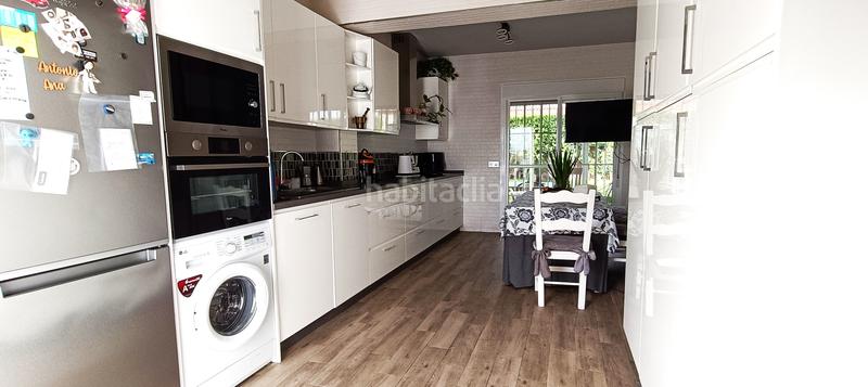 Foto 5a993285-ba52-439f-943c-10c0d254d839. Chalet avec parking piscine dans Espartinas pueblo Espartinas