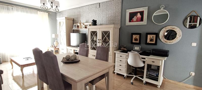 Foto 631d25b7-1a2c-417f-820e-53ca11c8974e. Chalet avec parking piscine dans Espartinas pueblo Espartinas